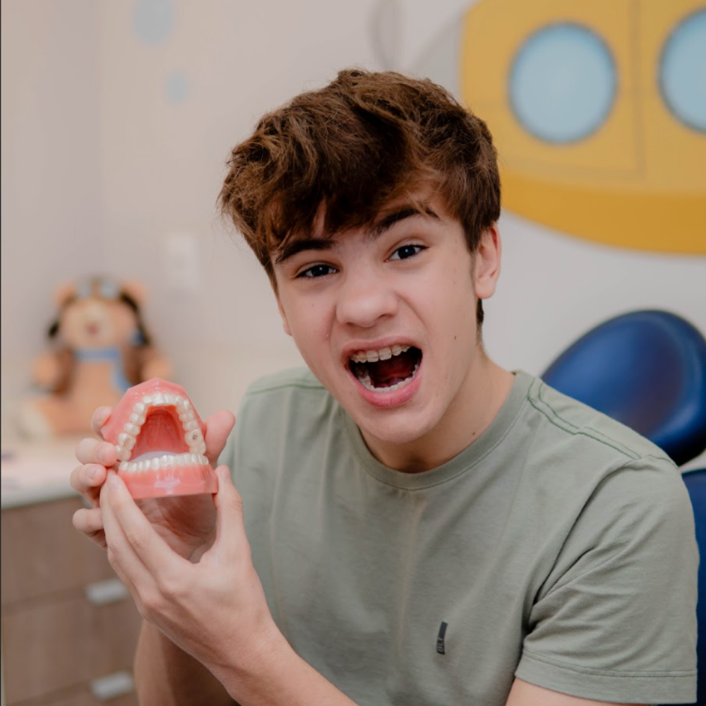 Dra. Bruna Luiza Meotti - Ortodontia - Adulto - Infantil